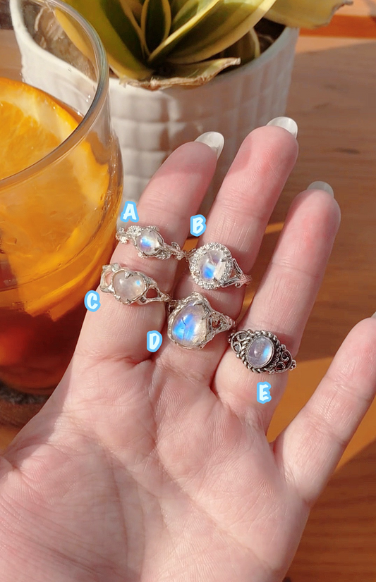 [IN STOCK] Moonstone silver rings - available now